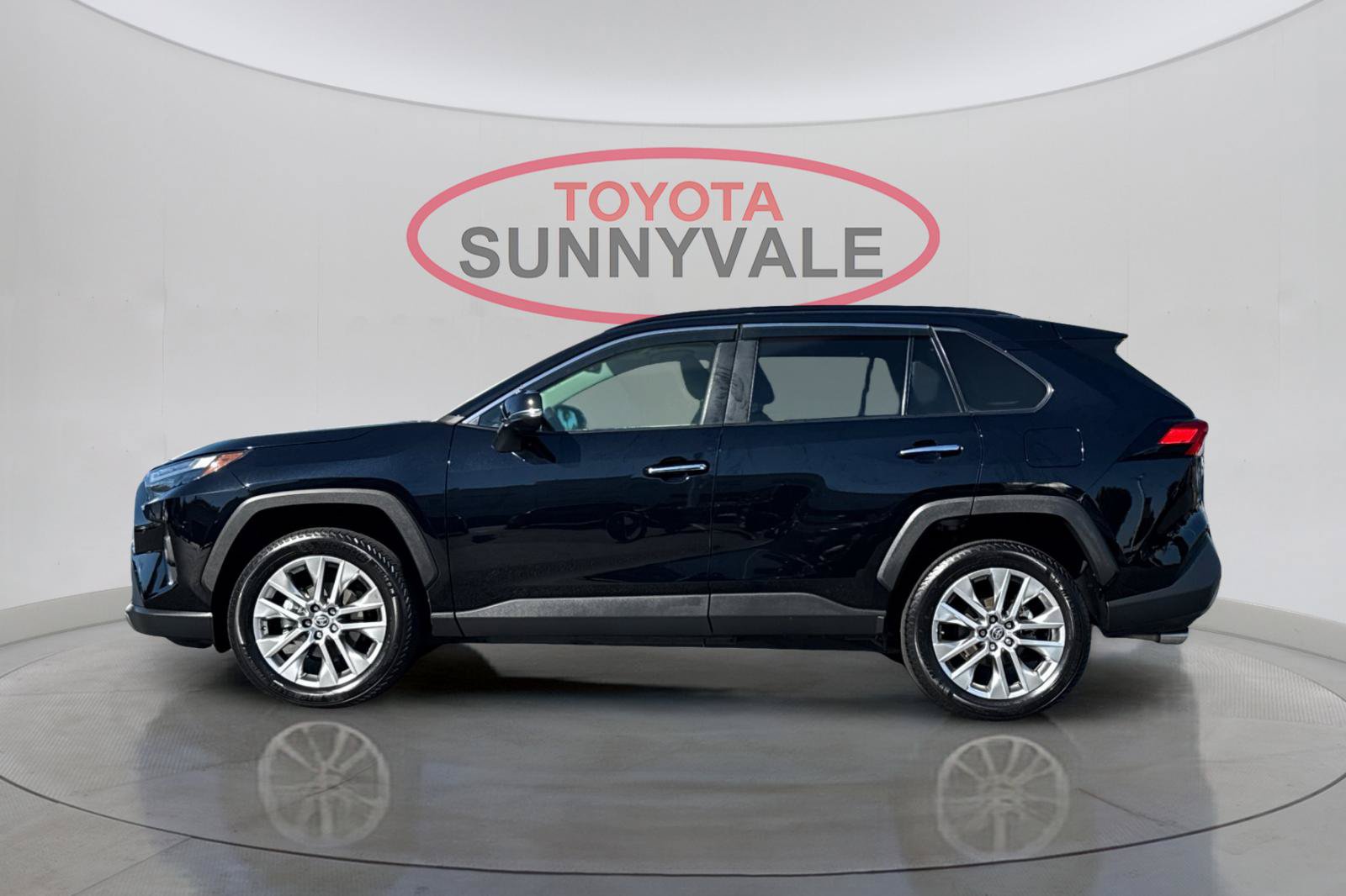 Used 2025 Toyota RAV4 Limited w/ Advanced Technology Package AWD/4WD image 6