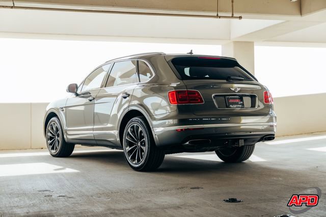 Used 2017 Bentley Bentayga image 13