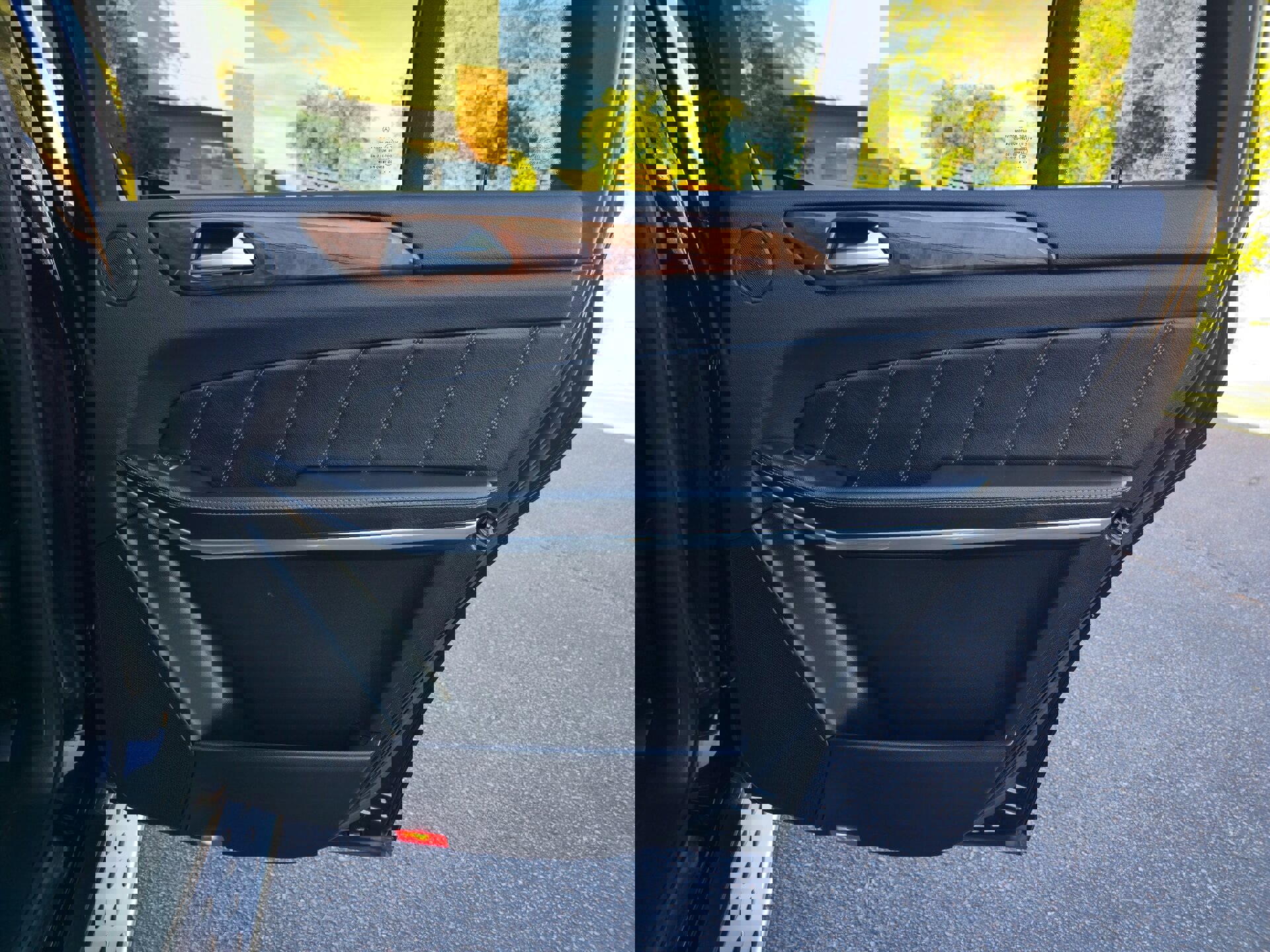 Used 2015 Mercedes-Benz GL 550 4MATIC image 29