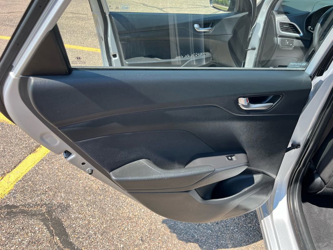 Used 2020 Hyundai Accent SE image 15