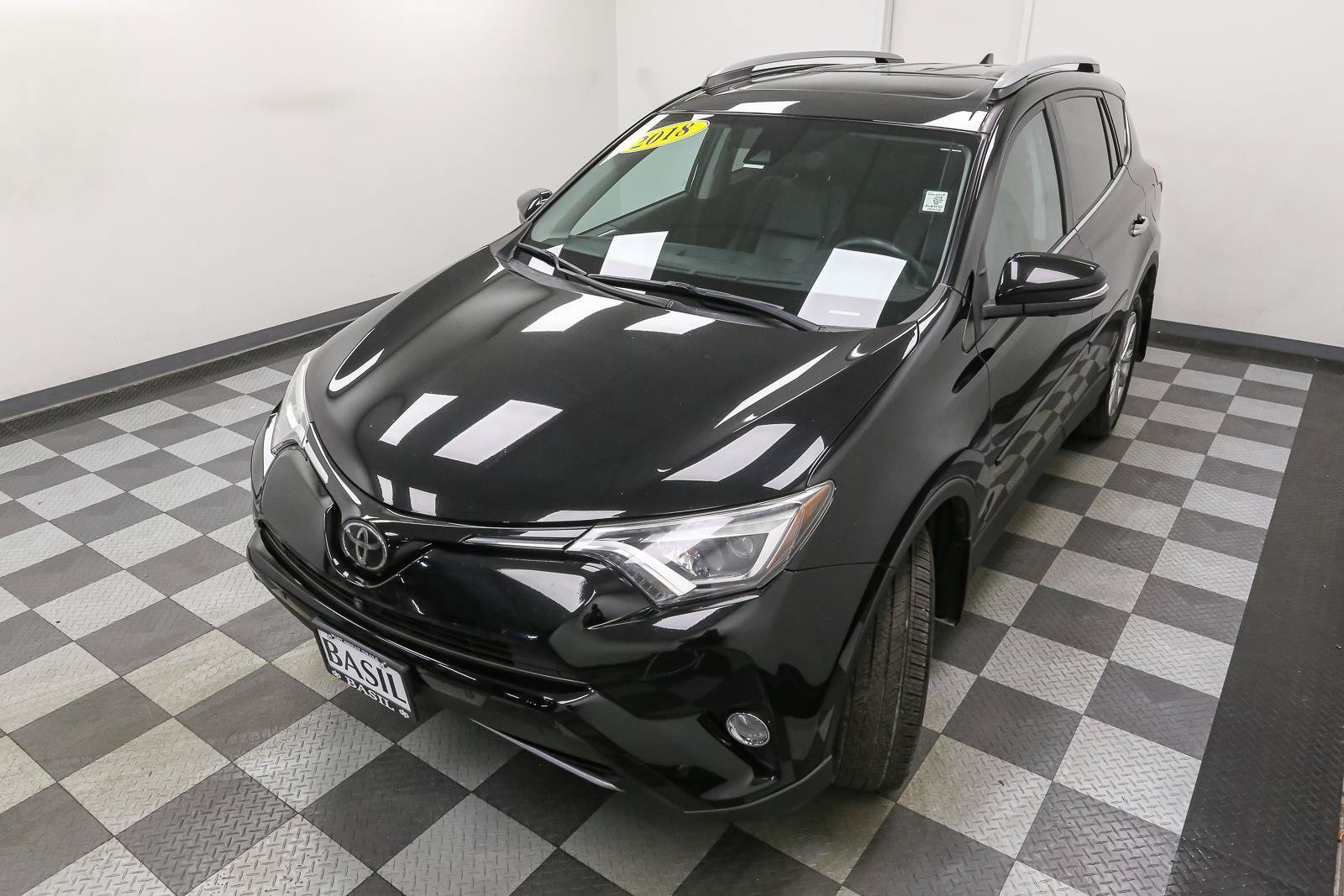 Used 2018 Toyota RAV4 Limited w/ Advanced Technology Package AWD/4WD image 6