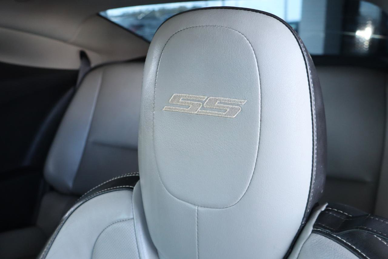 Used 2010 Chevrolet Camaro SS w/ RS Package RWD image 19