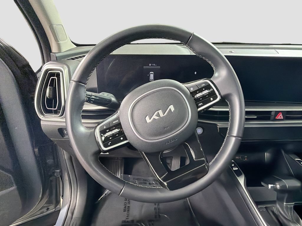 Used 2024 Kia Sorento S w/ Panoramic Sunroof Package FWD image 14