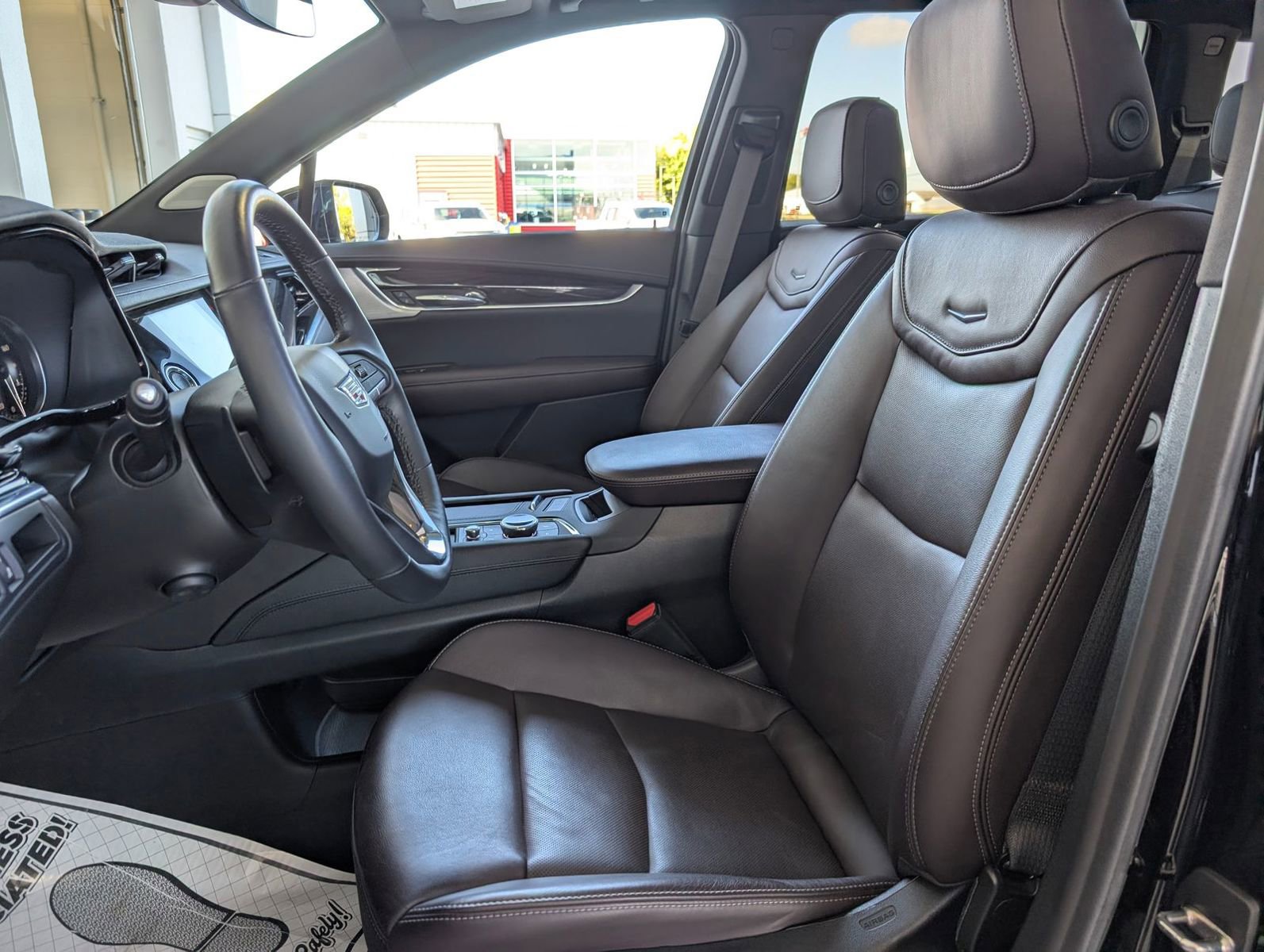 Used 2023 Cadillac XT6 Premium Luxury image 11