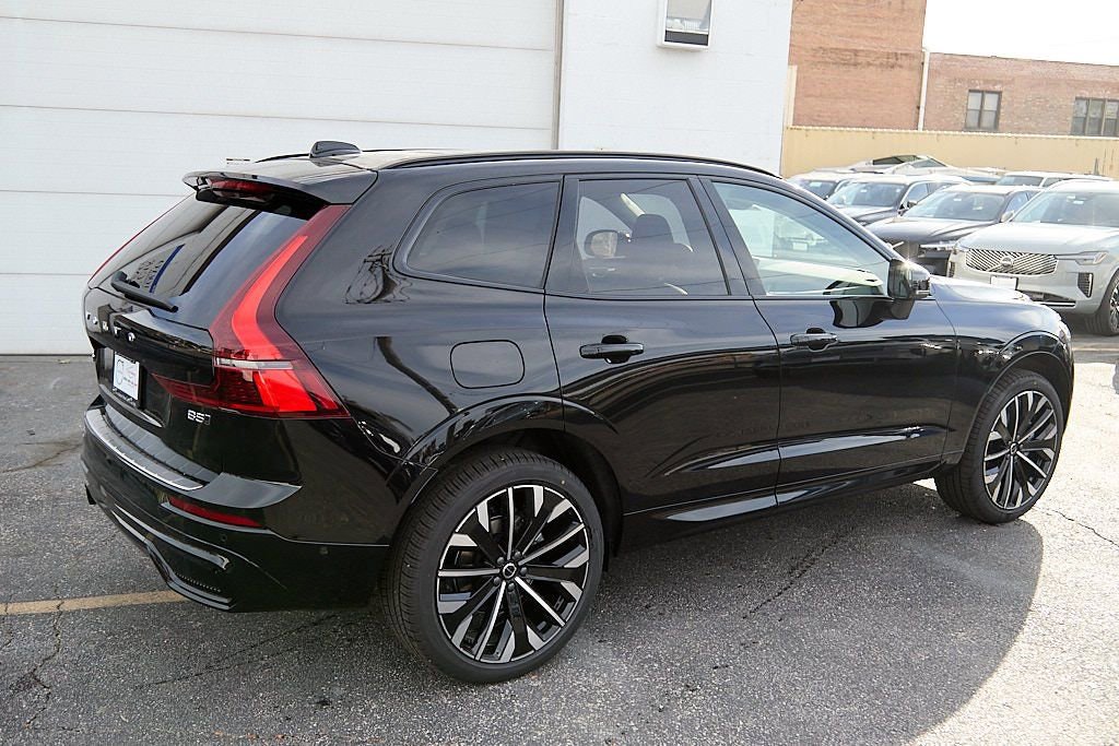 New 2026 Volvo XC60 B5 Ultra w/ Protection Package Premier image 8