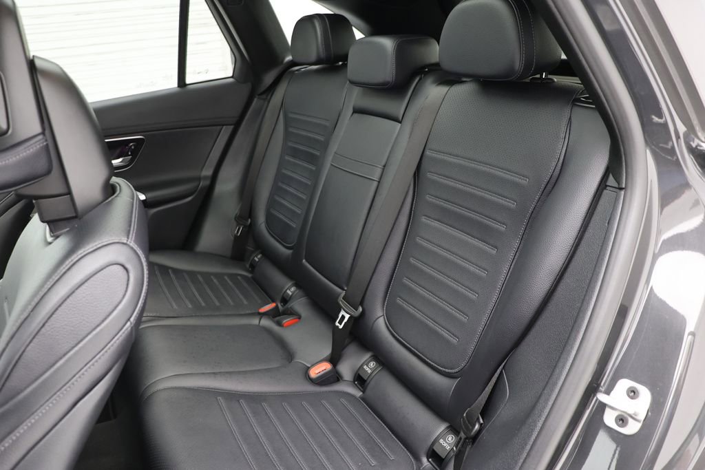 Used 2024 Mercedes-Benz GLC 300 4MATIC image 12