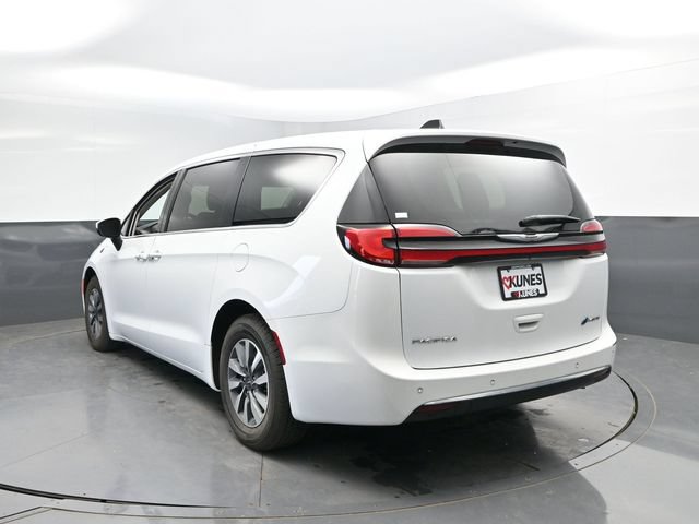 Used 2023 Chrysler Pacifica Touring-L FWD image 10