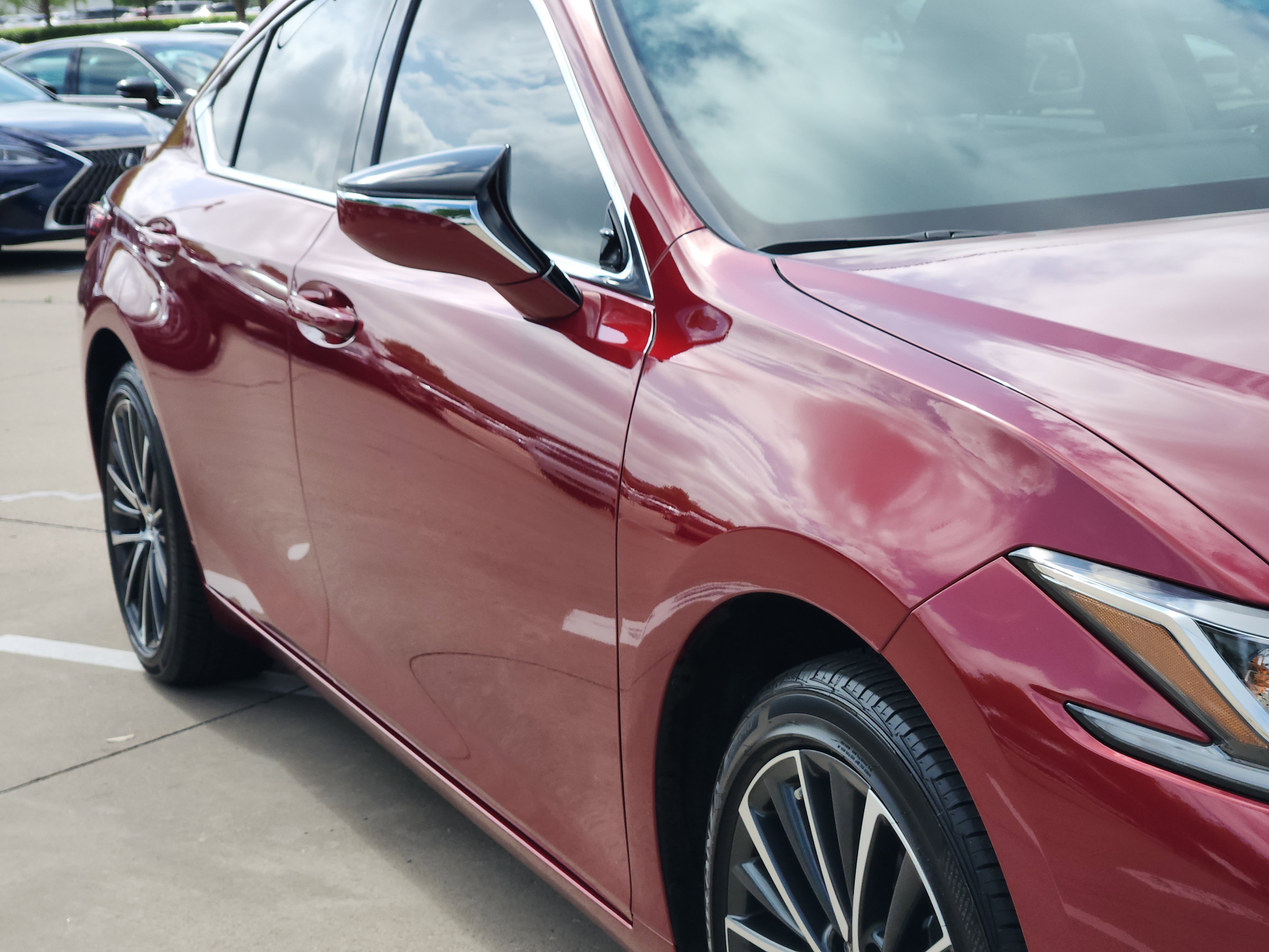 Used 2025 Lexus ES 300h w/ Premium Package image 8