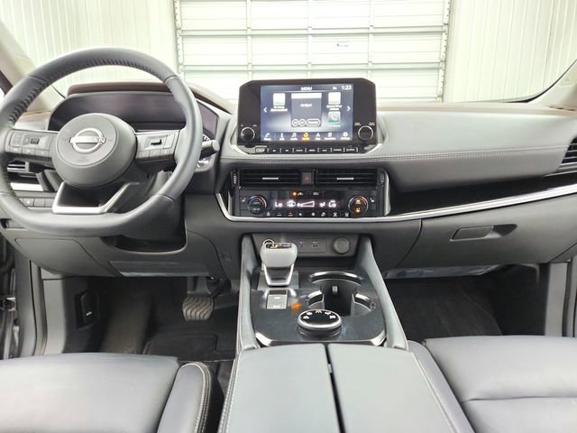 Used 2023 Nissan Rogue SL w/ SL Premium Package image 29