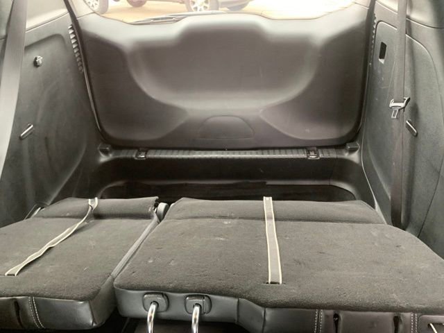 Used 2025 Chrysler Pacifica Select image 25