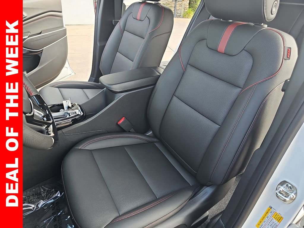 New 2025 Chevrolet Trax RS w/ Sunroof Package image 14