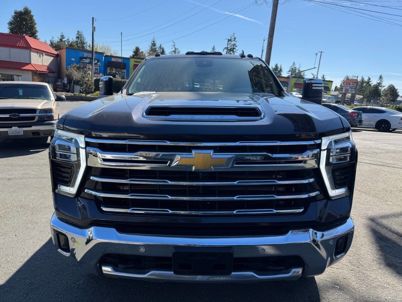 Used 2024 Chevrolet Silverado 3500 LTZ w/ LTZ Plus Package image 7