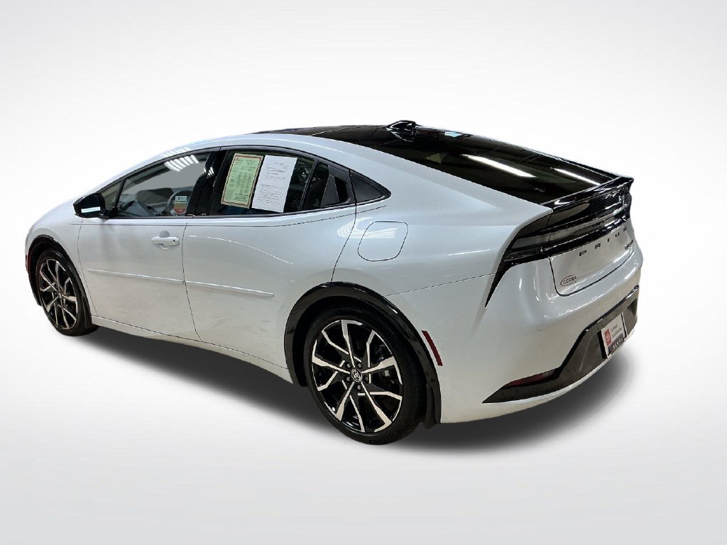 Certified 2024 Toyota Prius Prime Premium FWD image 4