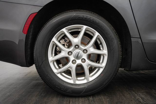 Used 2023 Chrysler Pacifica Touring-L FWD image 42