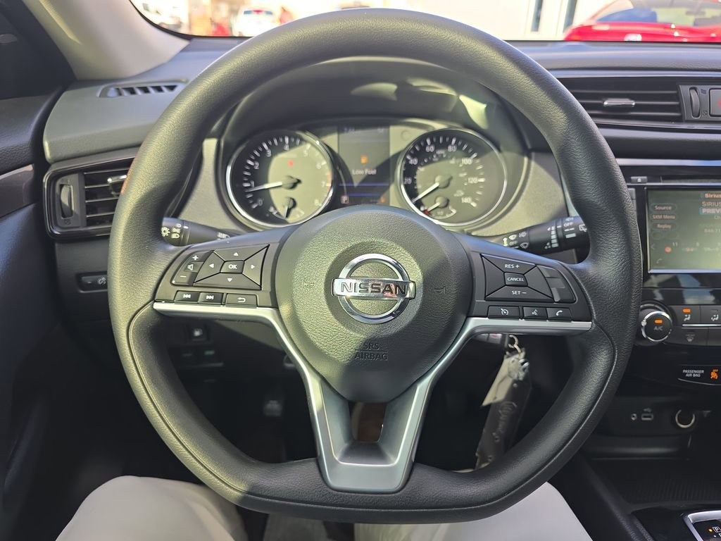 Used 2018 Nissan Rogue S image 24