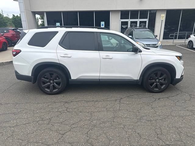 Used 2023 Honda Pilot Sport image 7