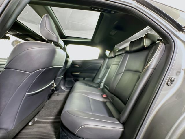 Used 2024 Toyota Crown Limited image 23