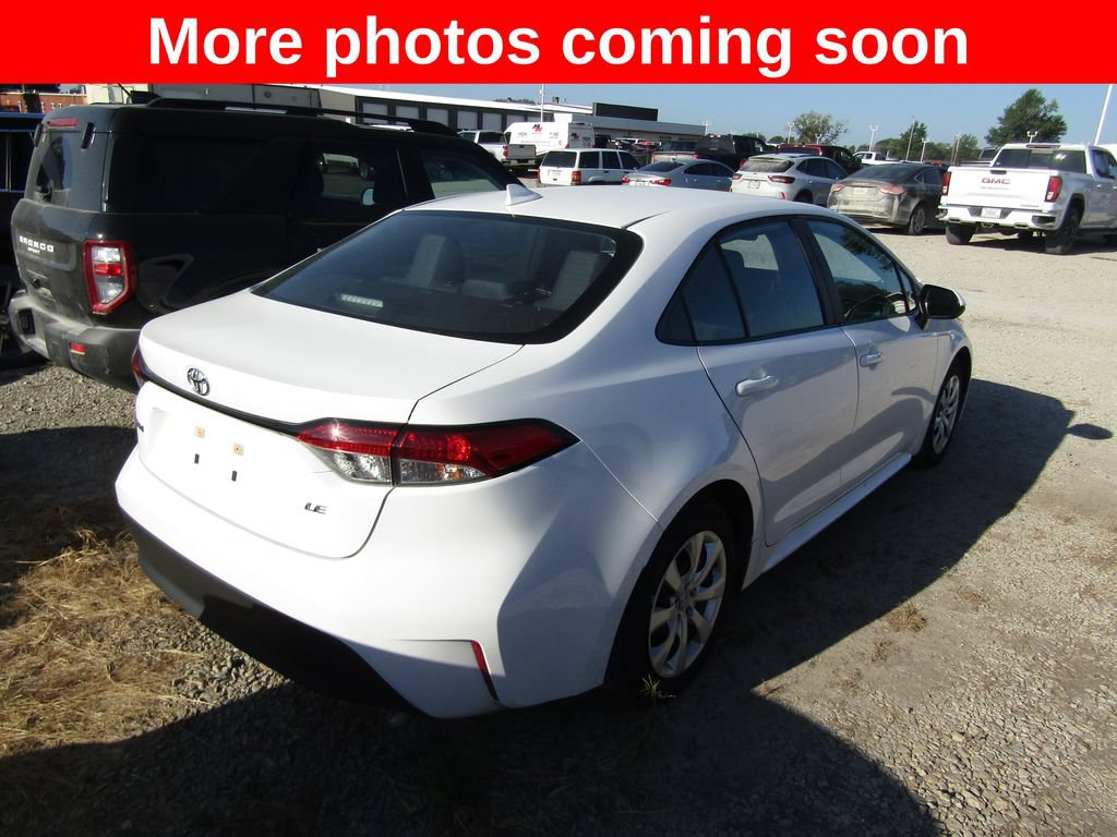 Used 2025 Toyota Corolla LE FWD image 5