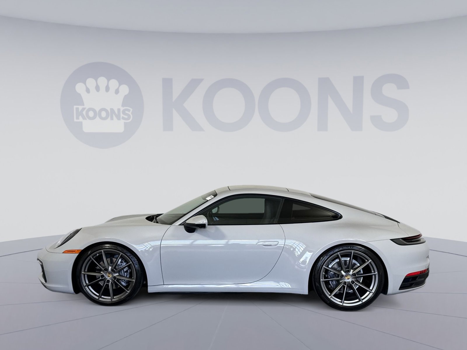 Used 2021 Porsche 911 Carrera RWD image 2
