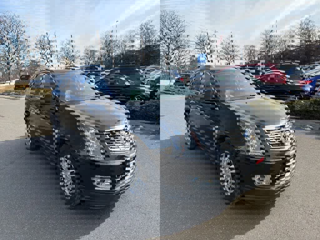 Used 2014 Cadillac SRX Luxury image 2