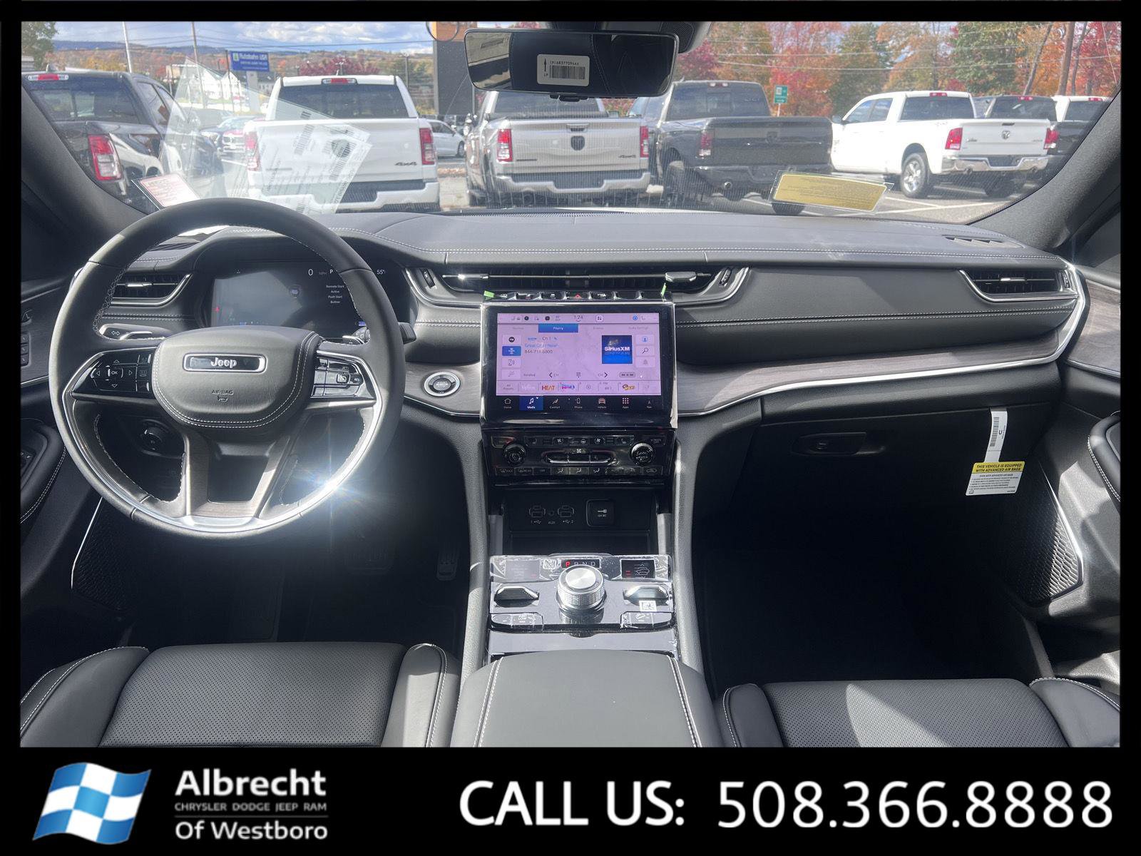 New 2025 Jeep Grand Cherokee Overland w/ Luxury Tech Group IV image 19