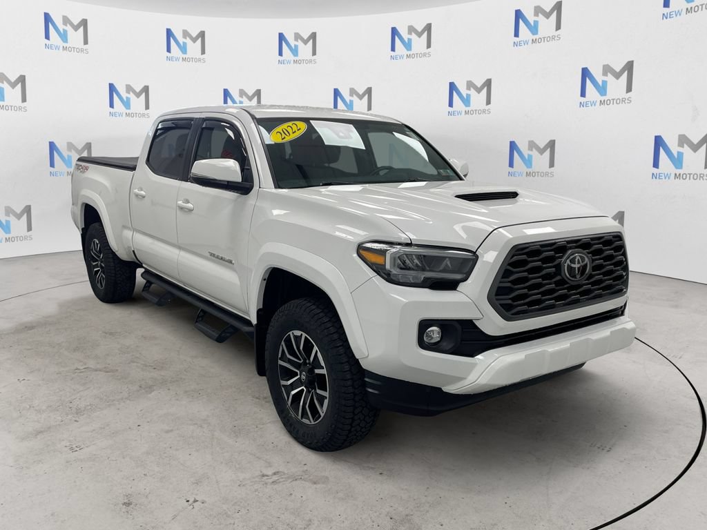 Used 2022 Toyota Tacoma TRD Sport AWD/4WD image 5