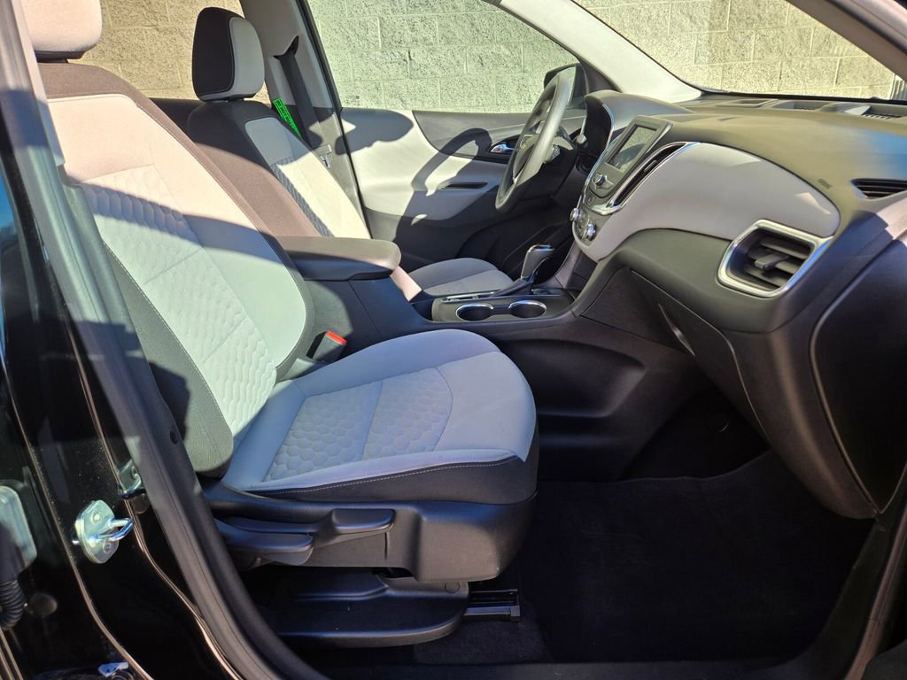Used 2021 Chevrolet Equinox LS w/ LS Convenience Package image 19