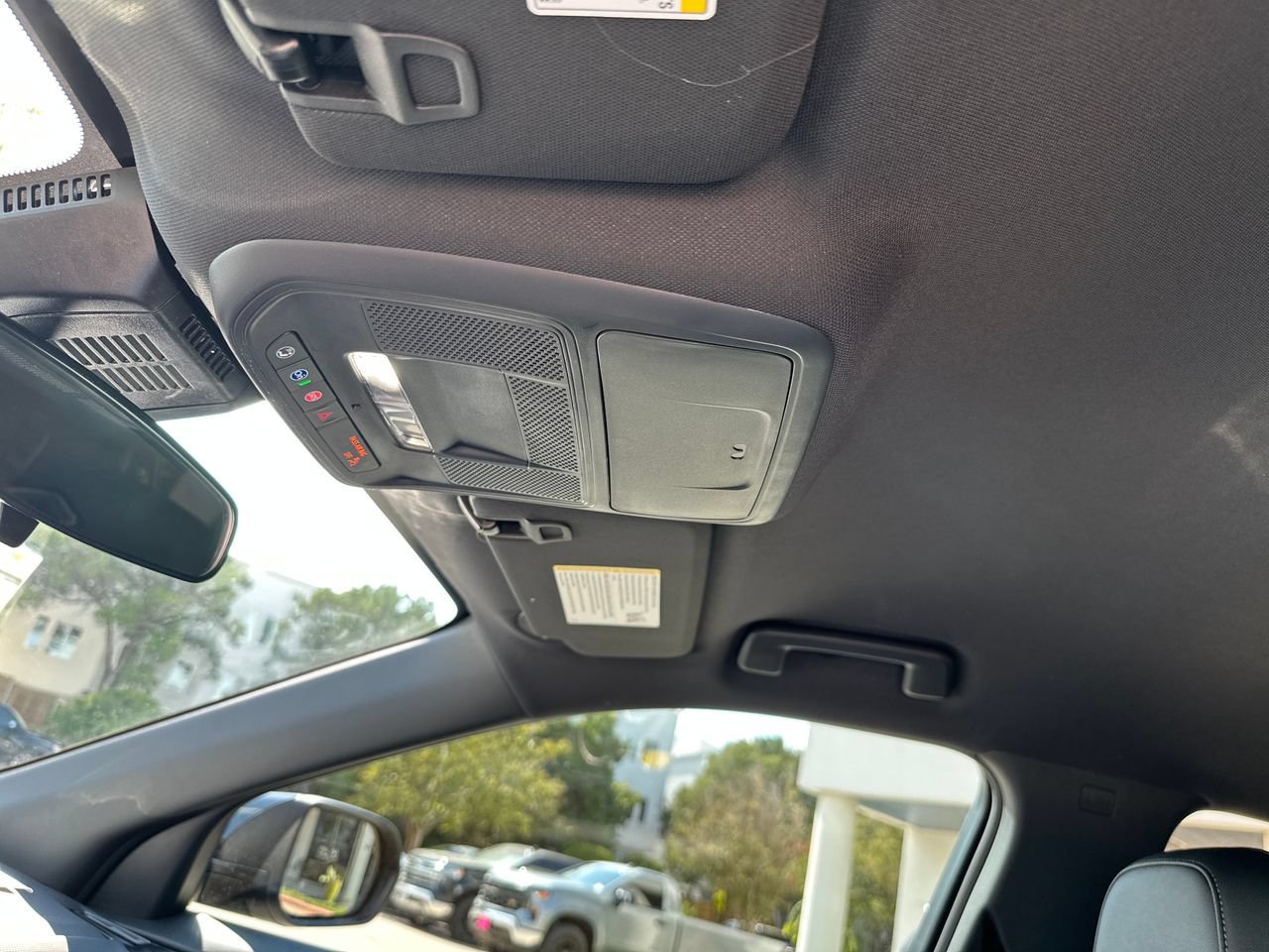 New 2027 Chevrolet Equinox LT w/ Convenience Package II FWD image 21