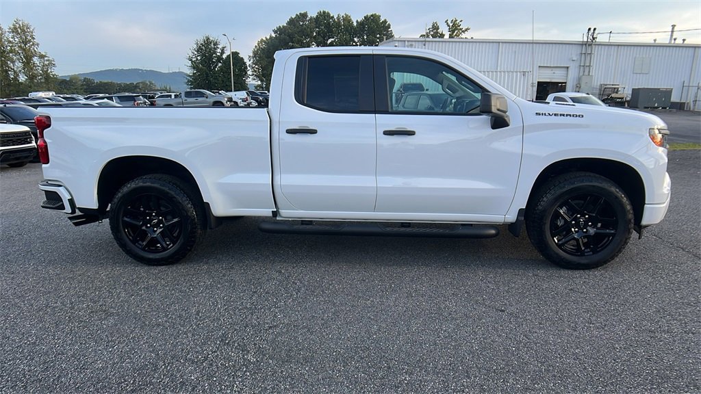 New 2026 Chevrolet Silverado 1500 Custom w/ Turbomax Blackout Package image 4