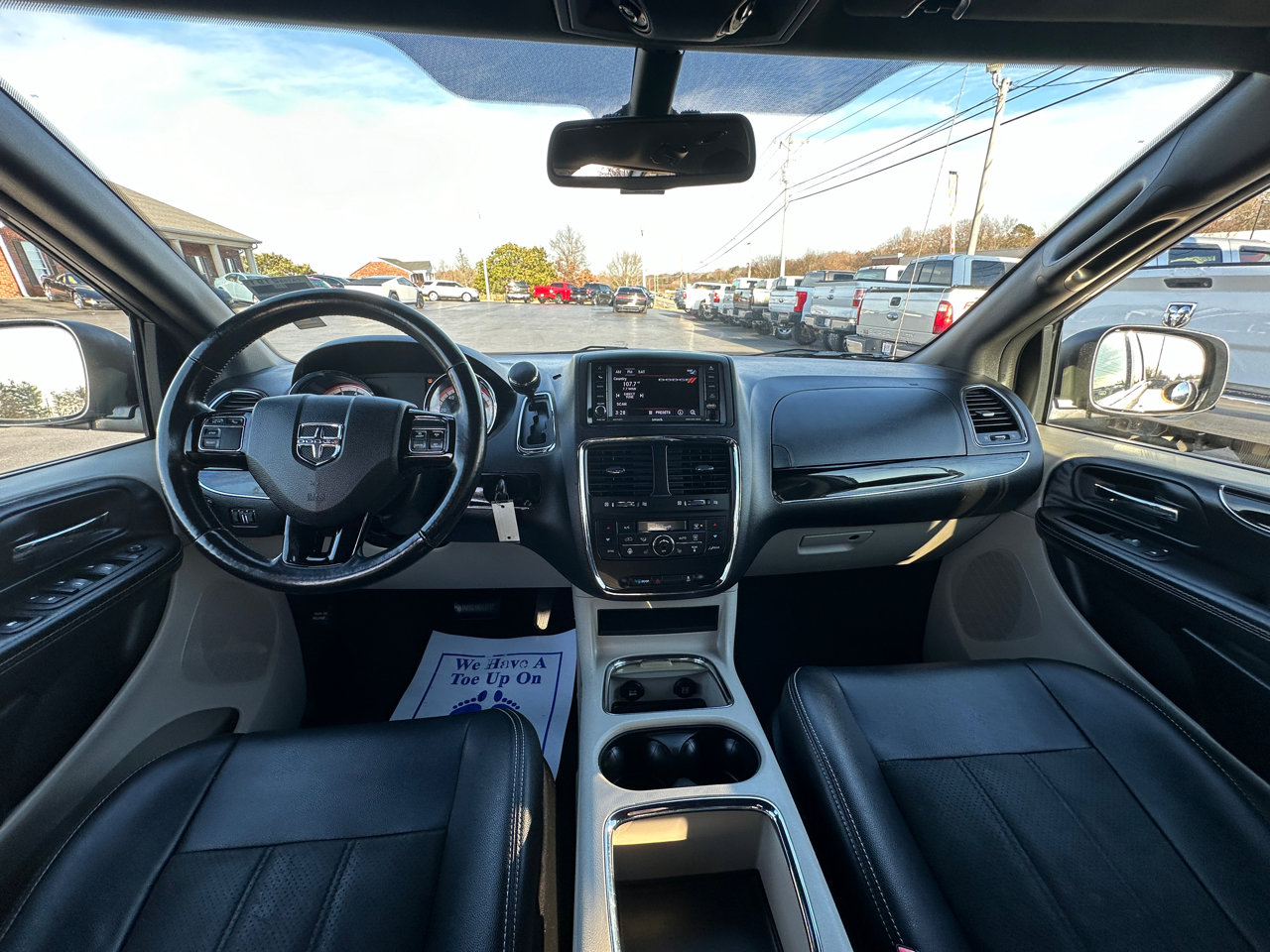 Used 2019 Dodge Grand Caravan SXT w/ Driver Convenience Group image 11