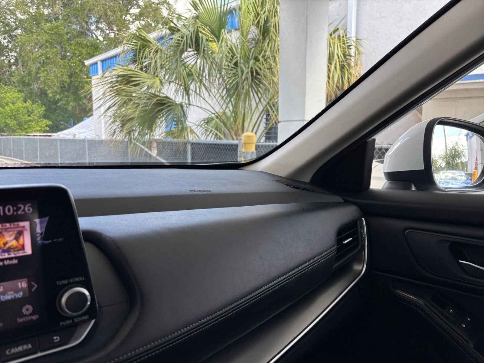 Used 2025 Nissan Rogue SV FWD image 36