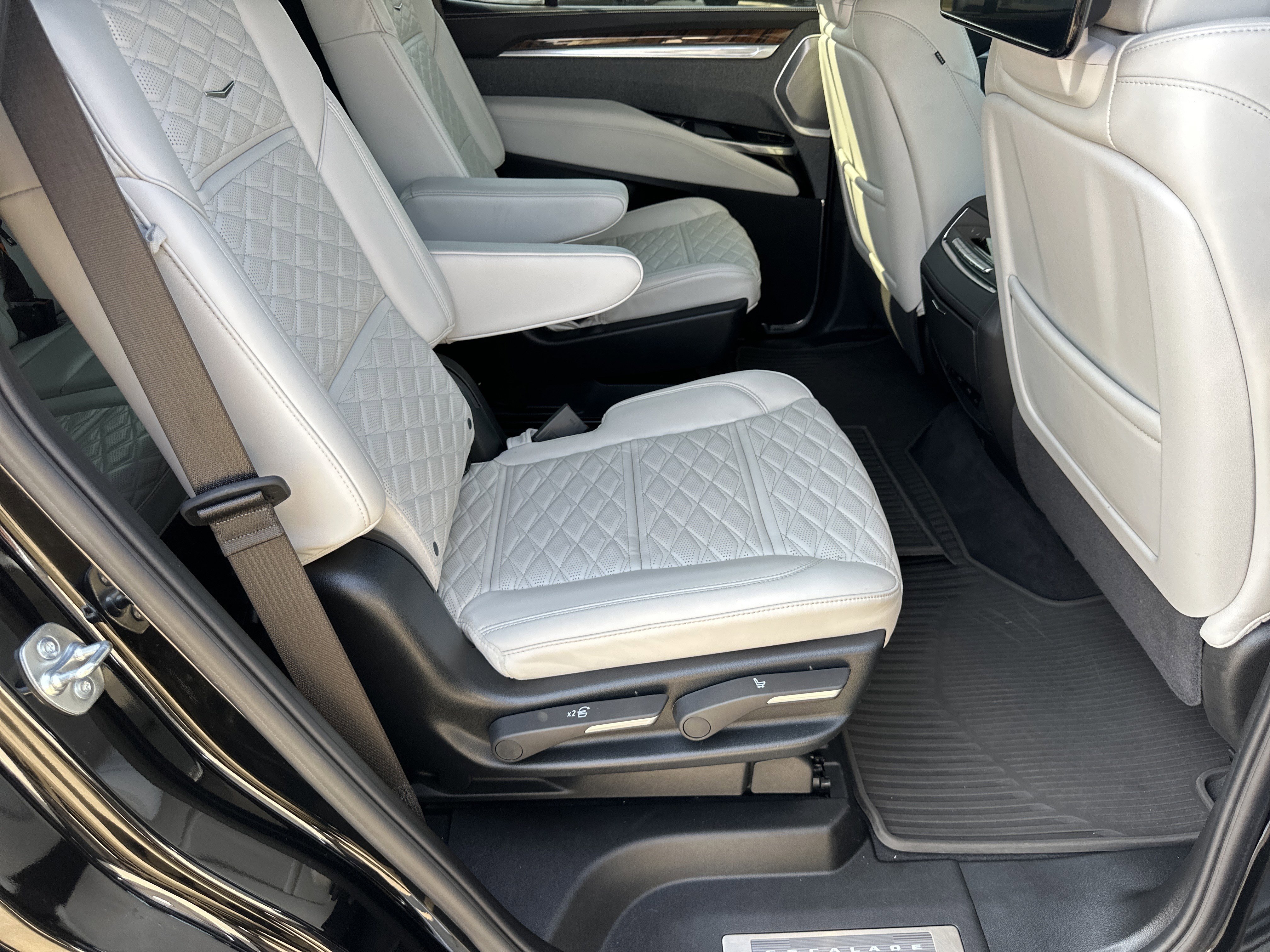 Certified 2025 Cadillac Escalade Sport Platinum image 16