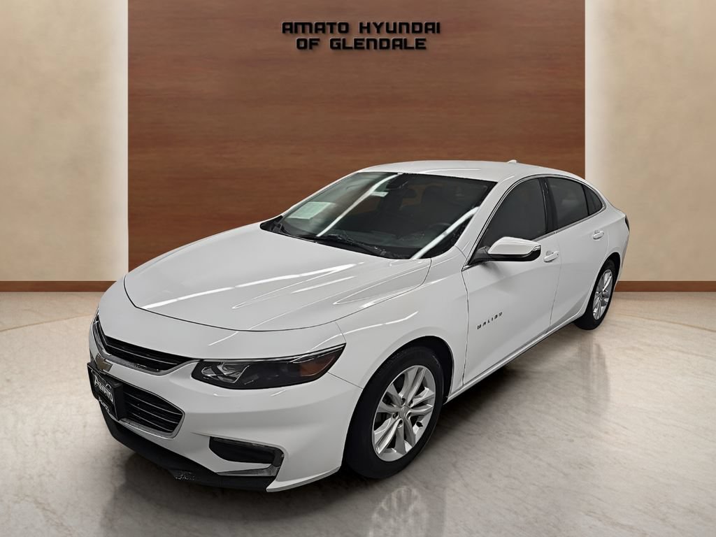 Used 2018 Chevrolet Malibu LT FWD image 2