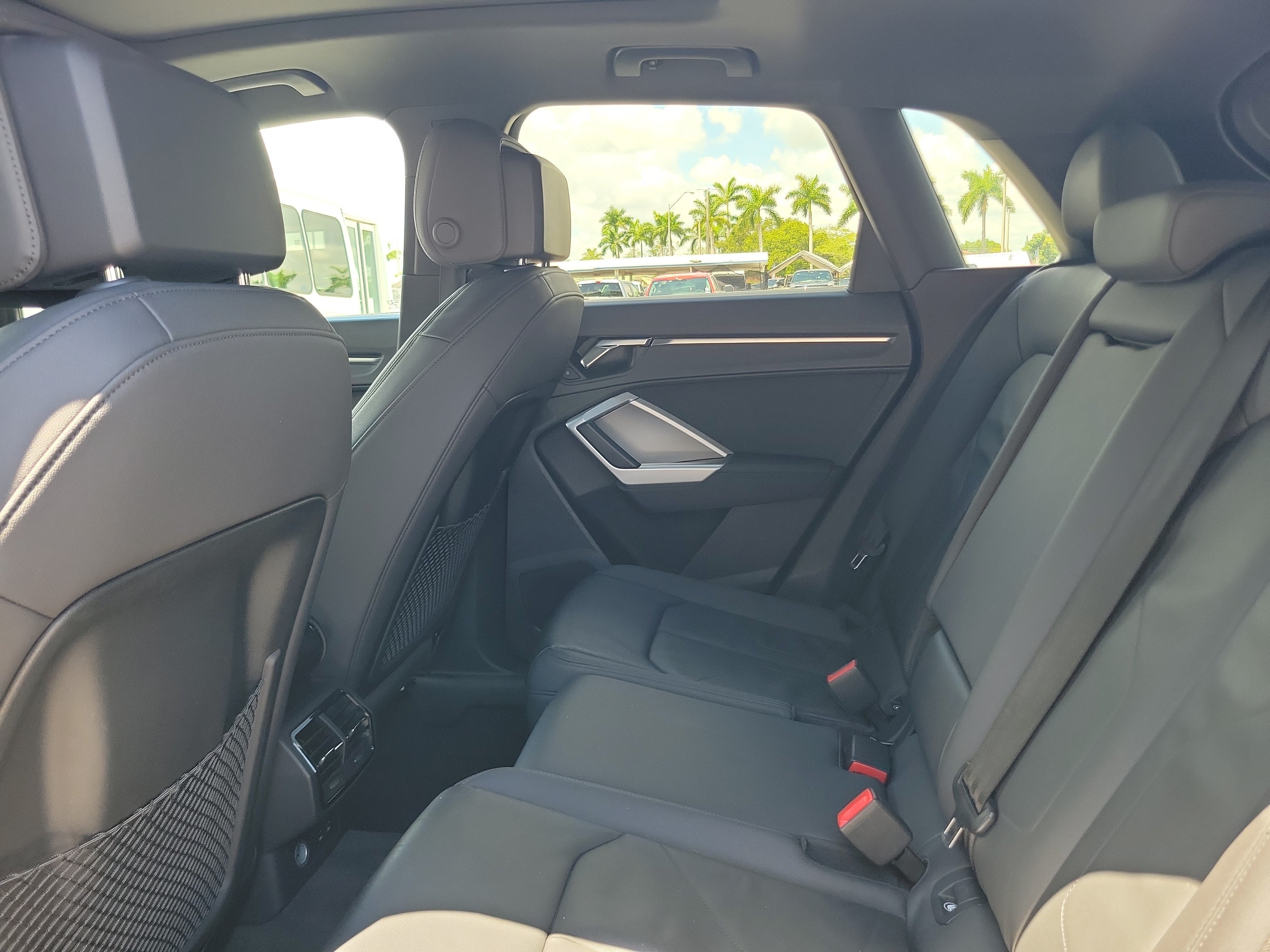 Used 2020 Audi Q3 2.0T Premium w/ Convenience Package AWD/4WD image 14