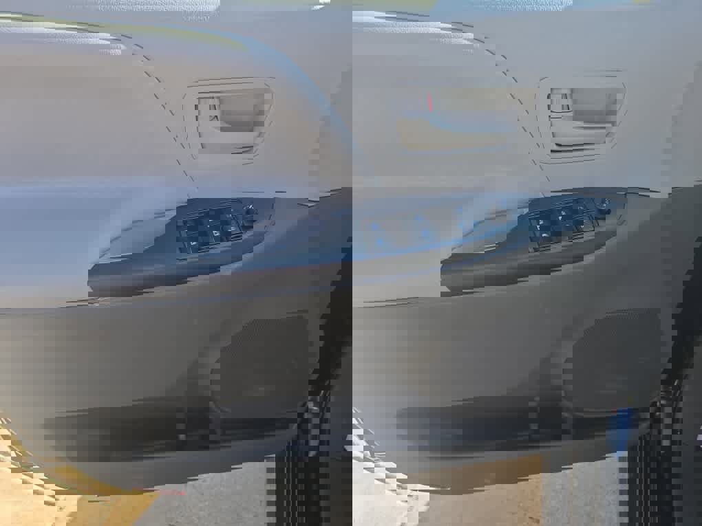 Used 2020 Toyota Sienna L image 16