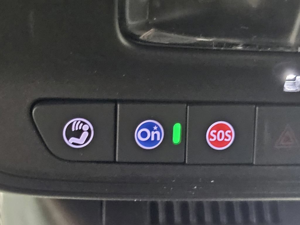 Used 2026 Chevrolet Equinox LT w/ Safety and Technology Package FWD image 23