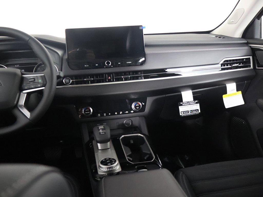 New 2025 Mitsubishi Outlander SE image 44