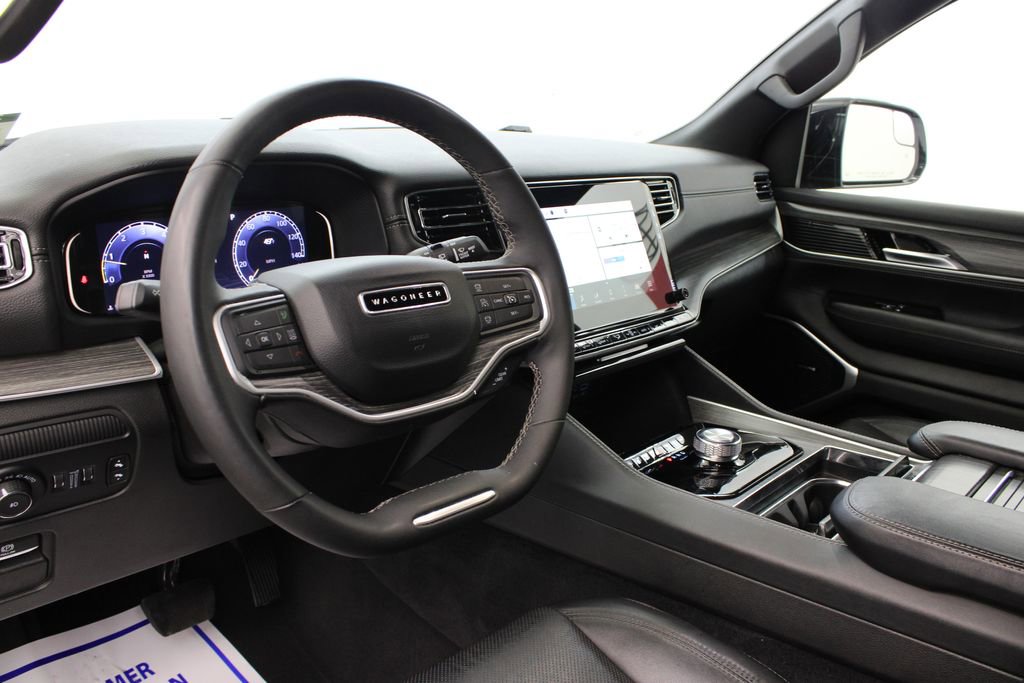 Used 2024 Jeep Wagoneer L Series II image 16