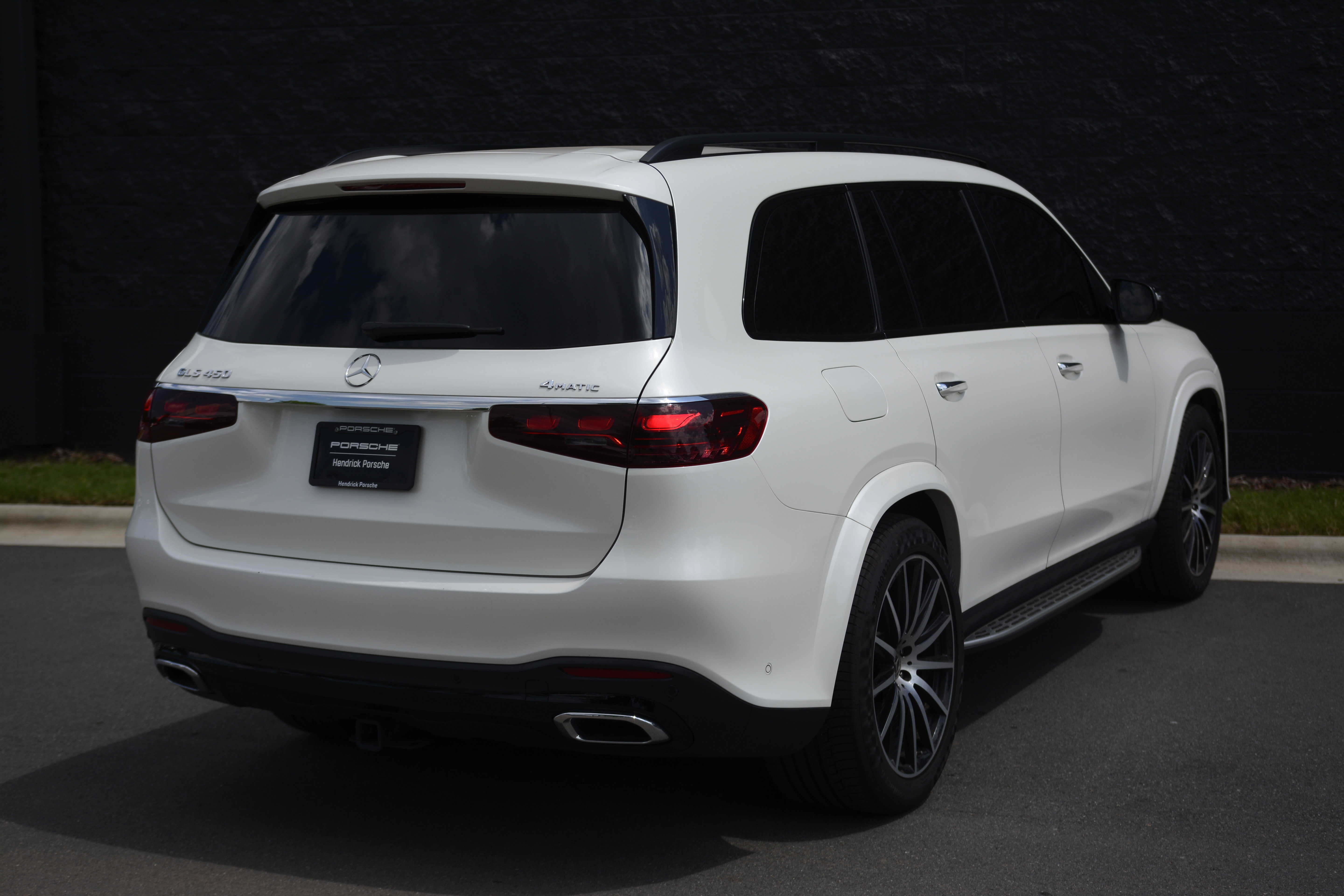 Used 2024 Mercedes-Benz GLS 450 4MATIC image 7