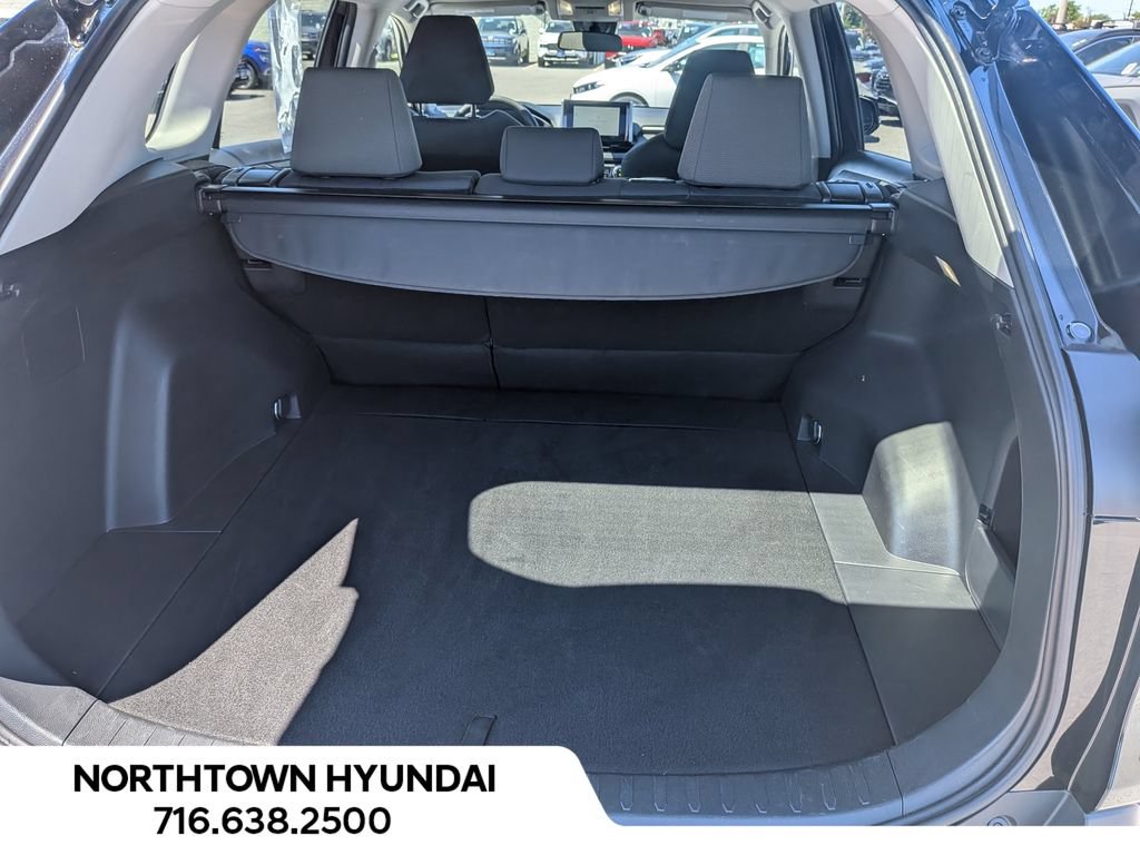 Used 2025 Toyota RAV4 XLE AWD/4WD image 31