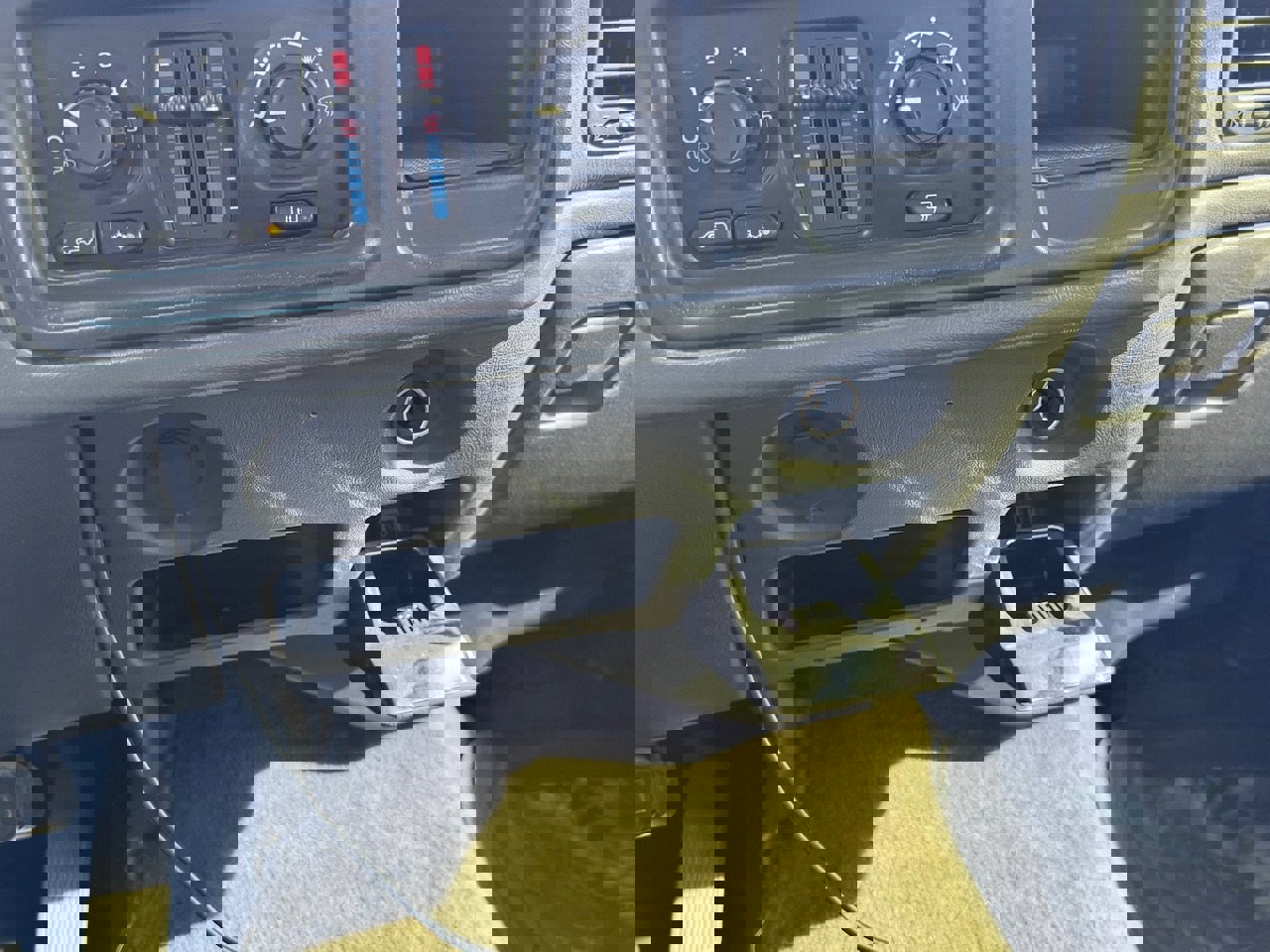 Used 2007 GMC Sierra 2500 SLE w/ Heavy-Duty Power Package image 27