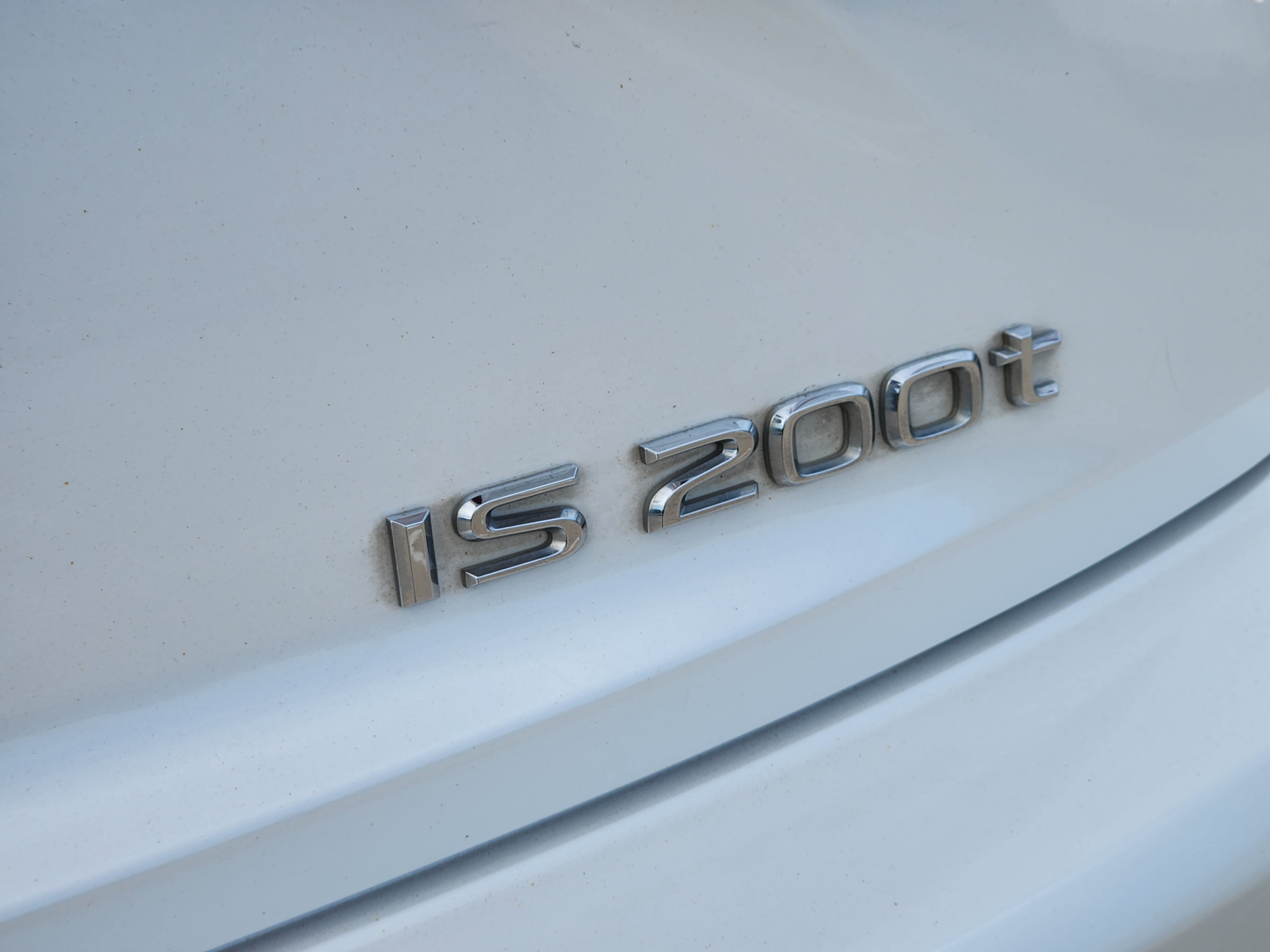 Used 2017 Lexus IS 200t RWD image 38