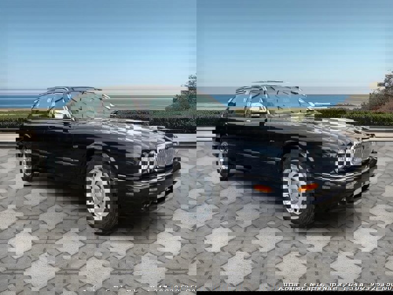 Used 1999 Jaguar XJ8 L image 1