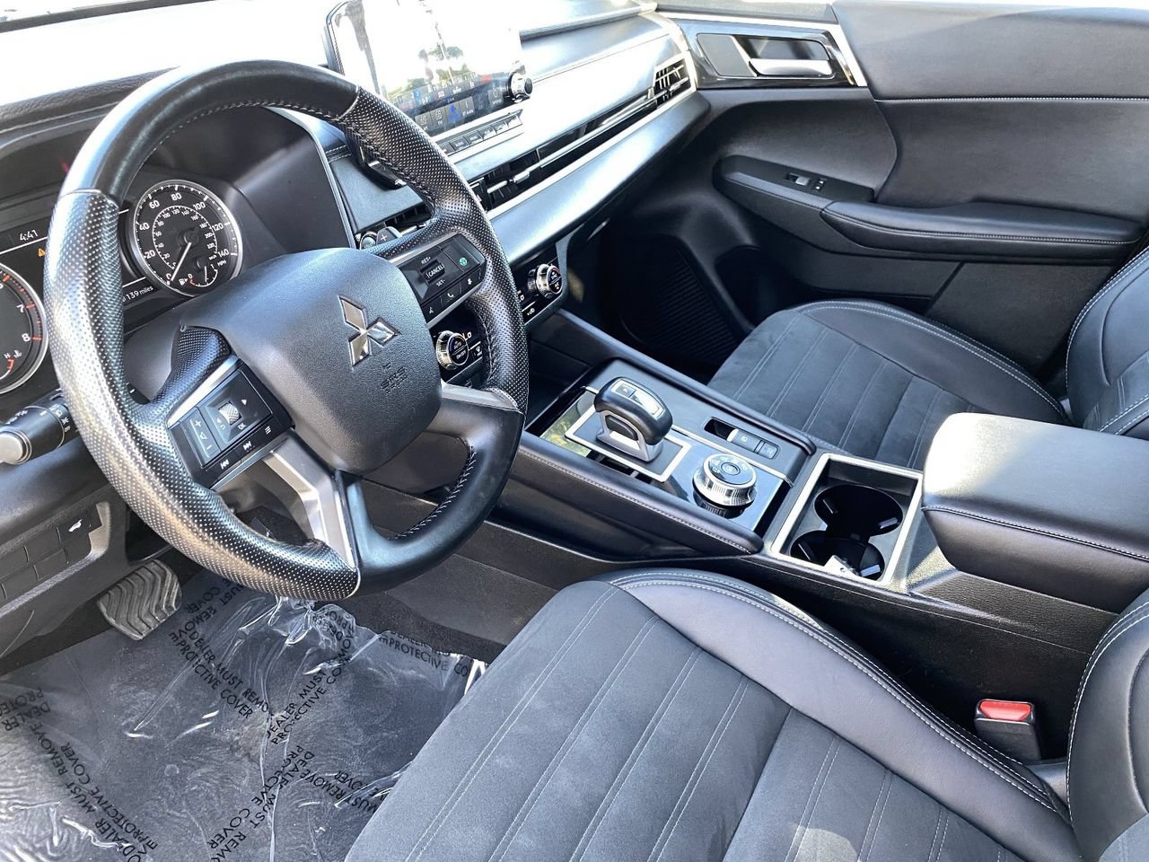 Used 2024 Mitsubishi Outlander SE FWD image 29