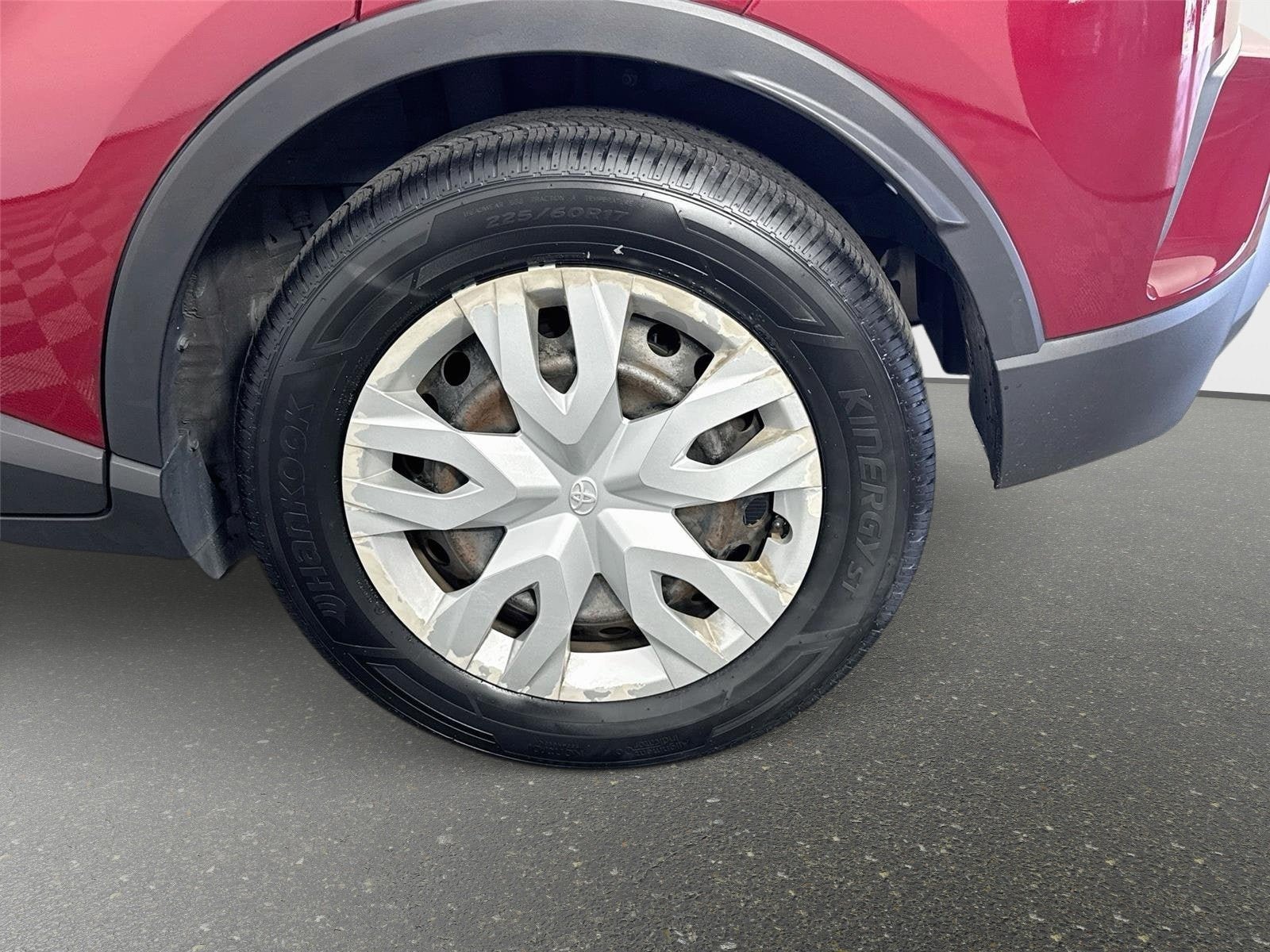 Used 2019 Toyota C-HR LE FWD image 29