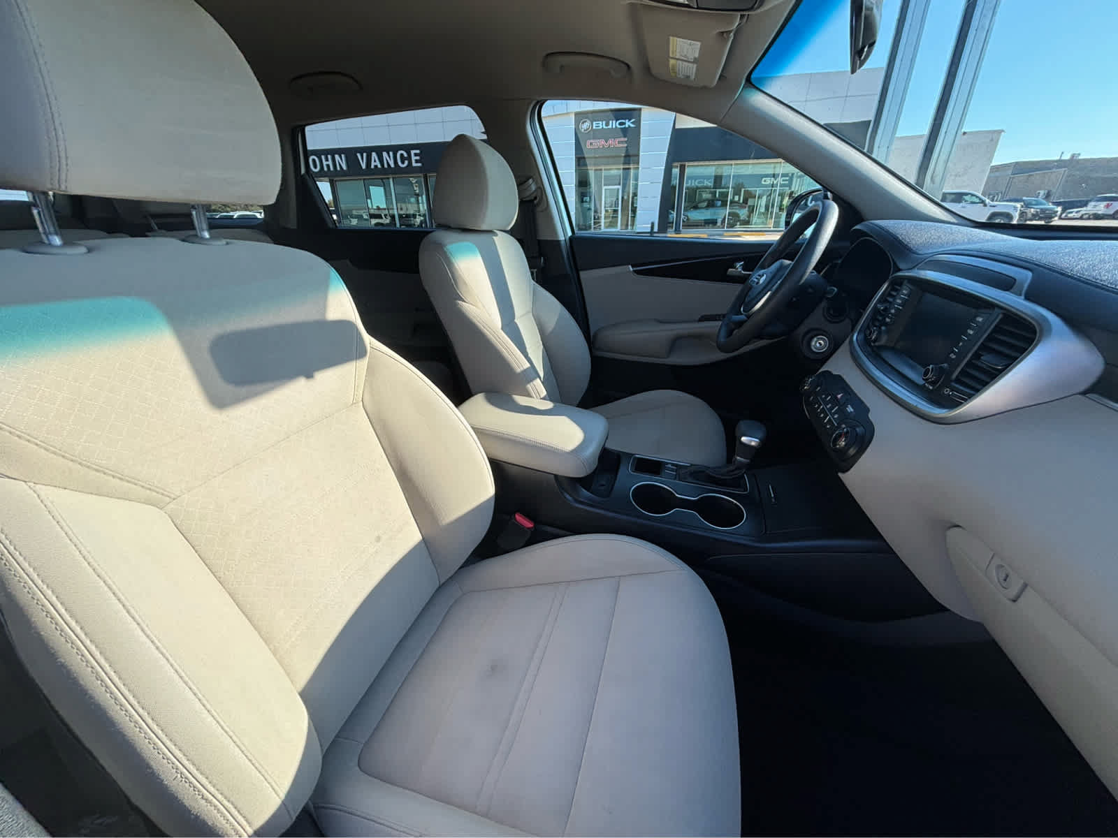 Used 2020 Kia Sorento LX FWD image 12