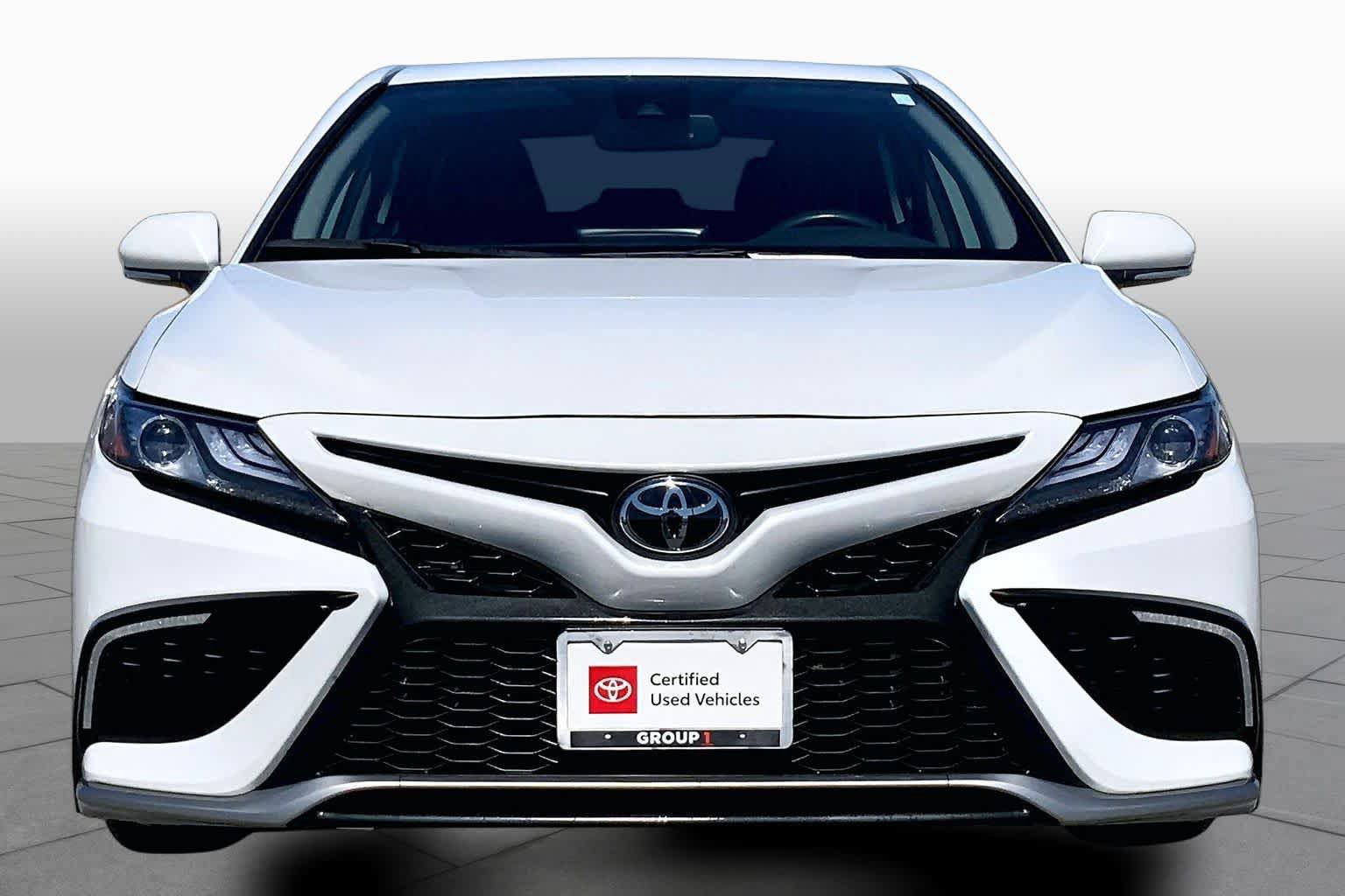 Used 2024 Toyota Camry XSE FWD image 4