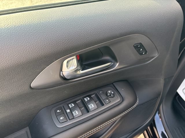New 2026 Chrysler Pacifica Select w/ S Appearance Package FWD image 21