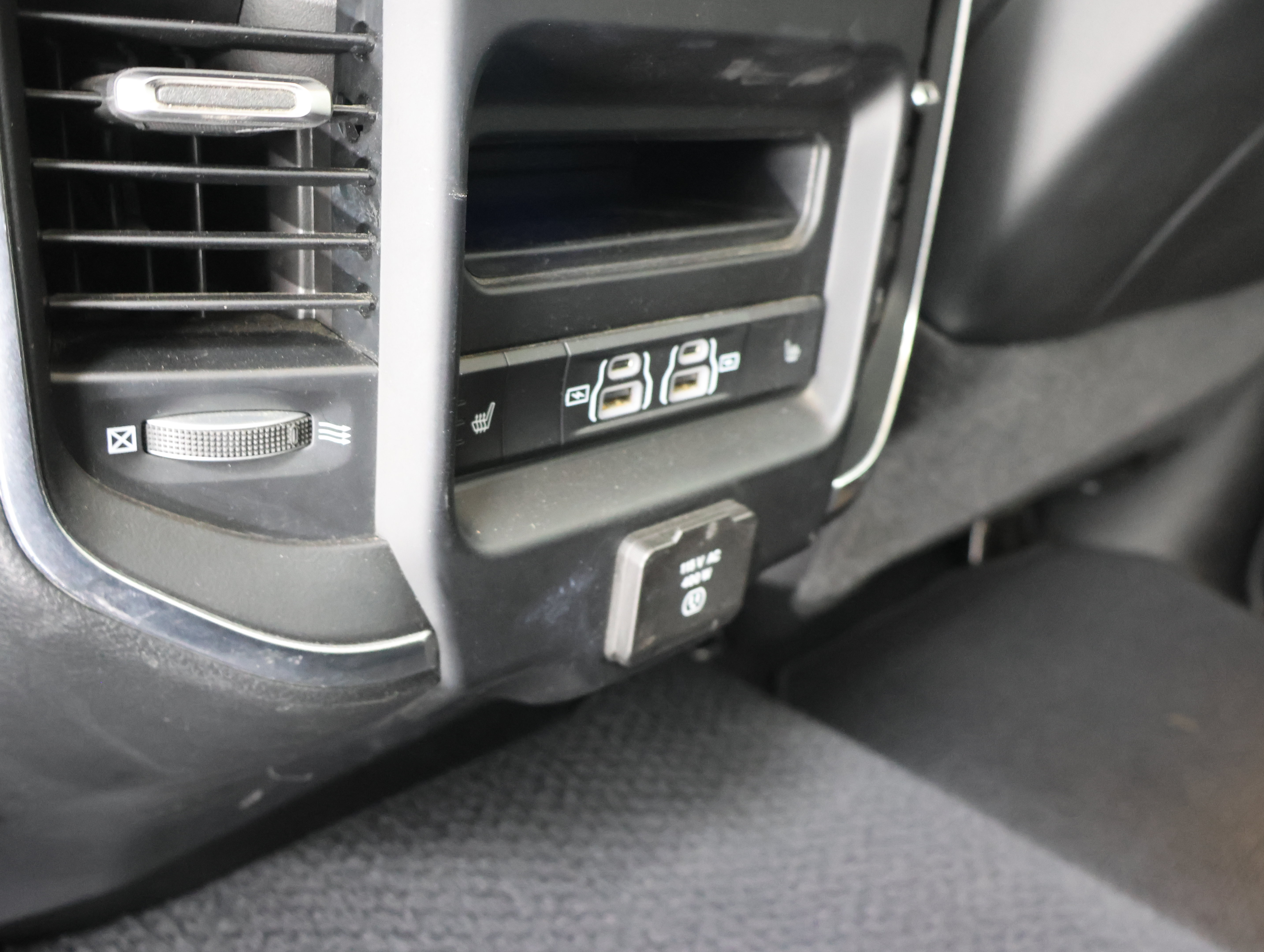 Used 2022 RAM 2500 Laramie AWD/4WD image 35