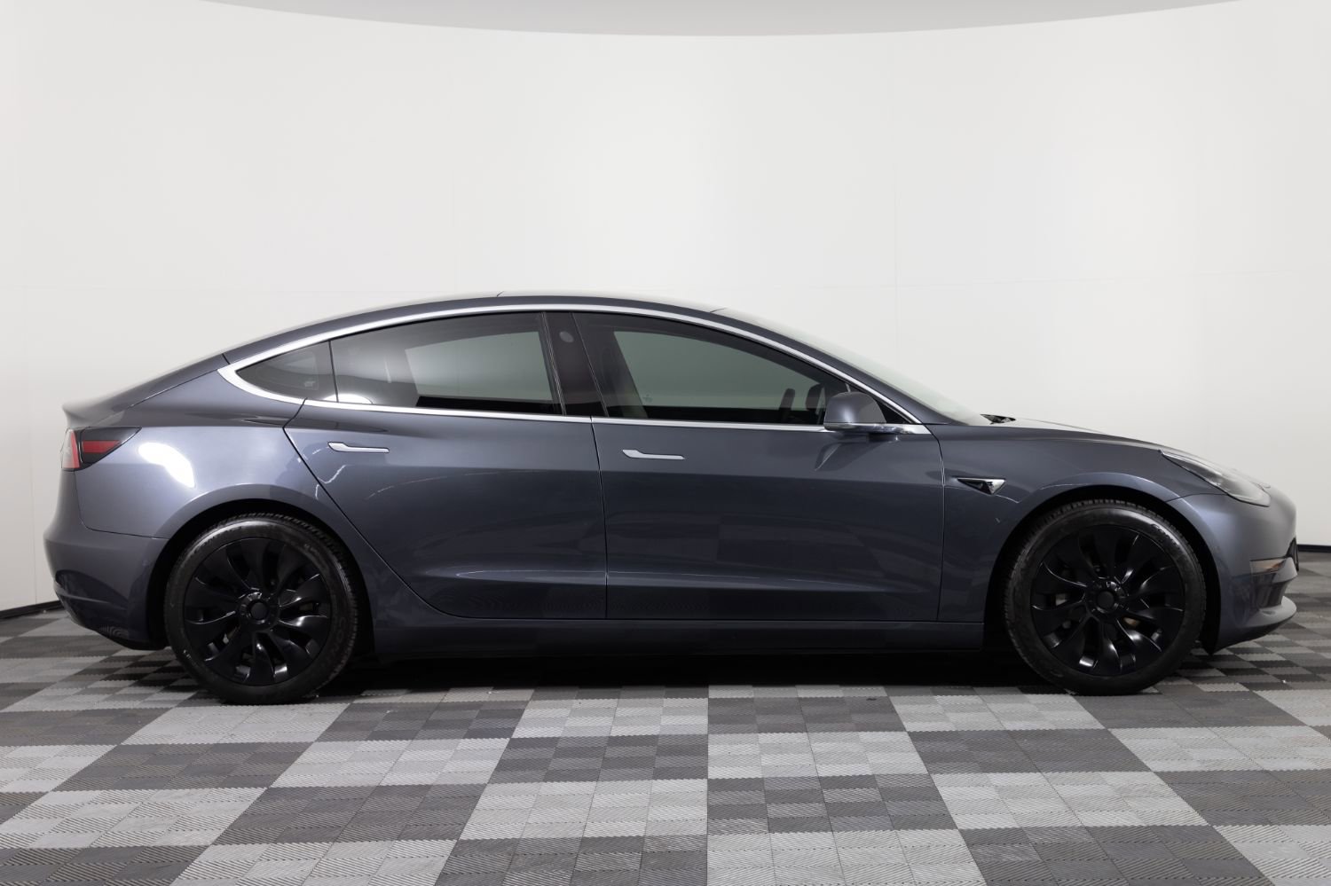 Used 2018 Tesla Model 3 Long Range AWD/4WD image 9